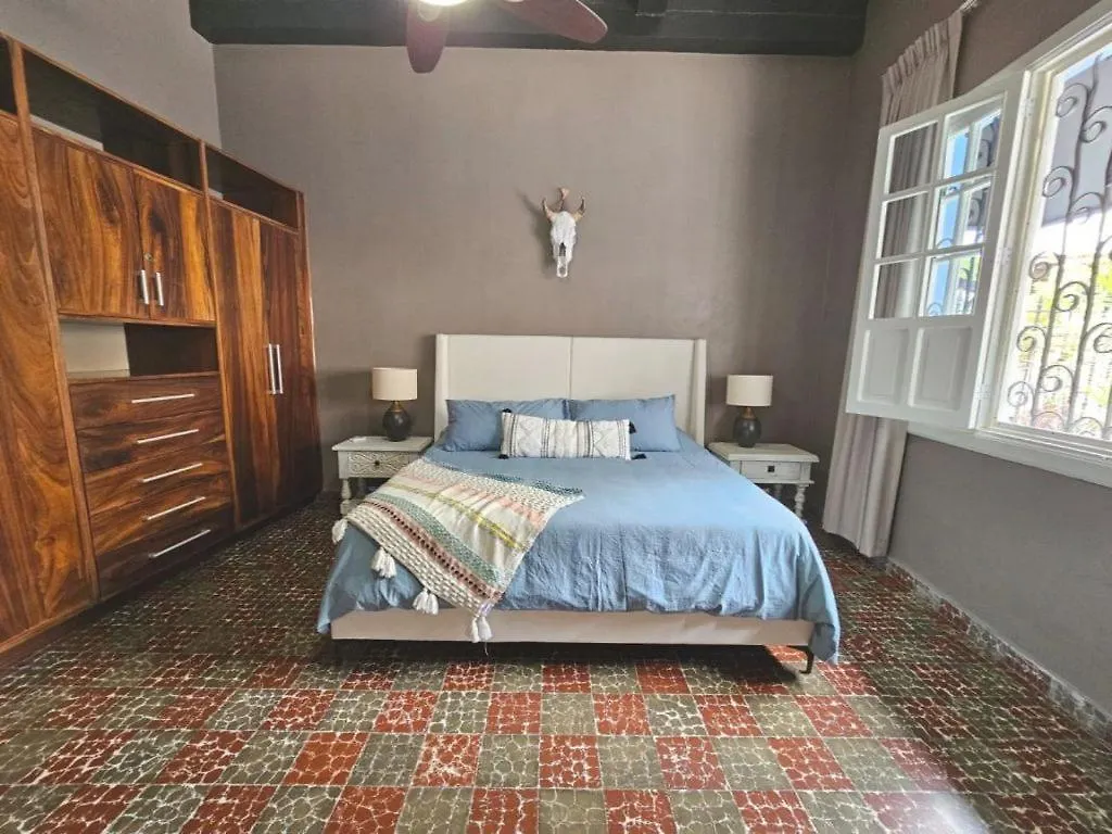 Iconic Centro Retreat Walk To Beach & Dining Mazatlán 0*,