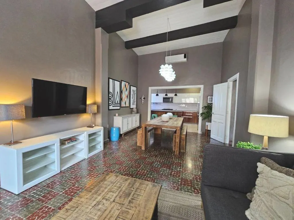 Iconic Centro Retreat Walk To Beach & Dining Mazatlán Apartament