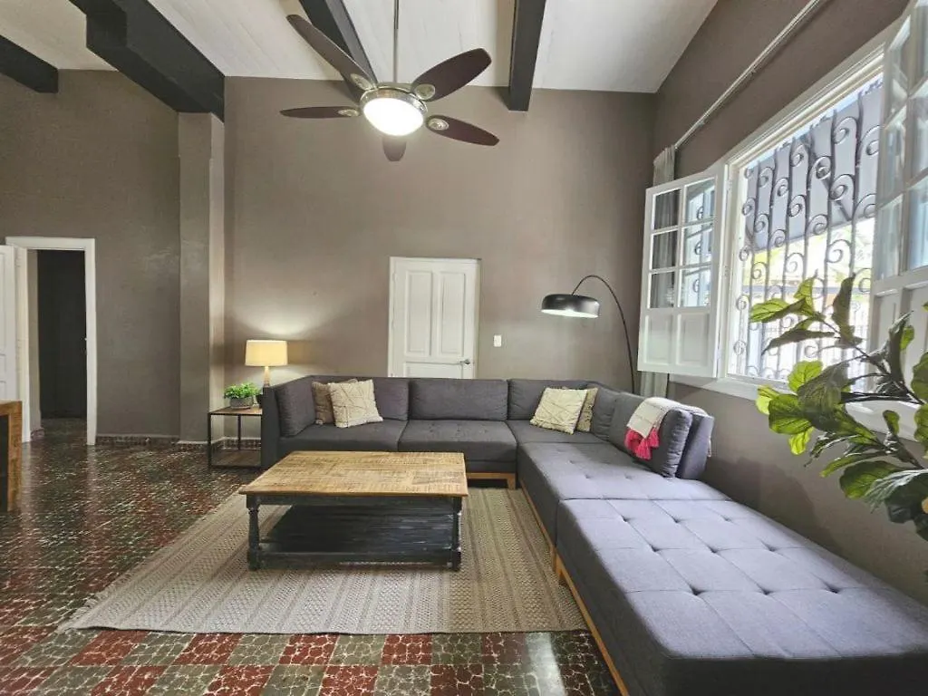 Iconic Centro Retreat Walk To Beach & Dining Mazatlán Apartament